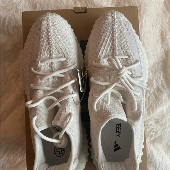 🆕 BNIB Yeezy Boost 350 V2 Bone color size 11 - Picture 7 of 7